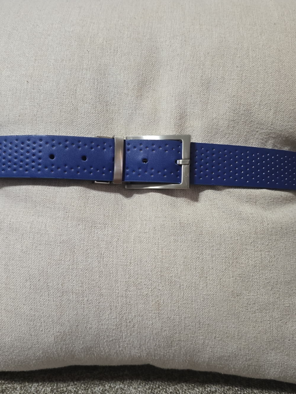 Men's Nike Golf 38 Perforated Royal Blue Belt Silver Buckle Preppy Country Club